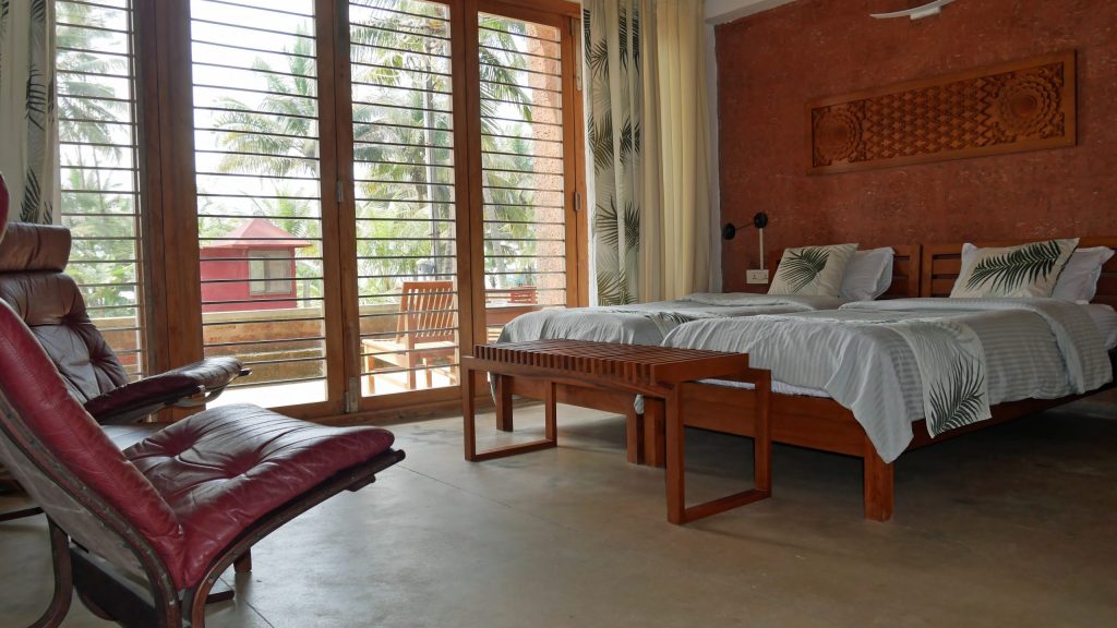 Deluxe twin bed room
